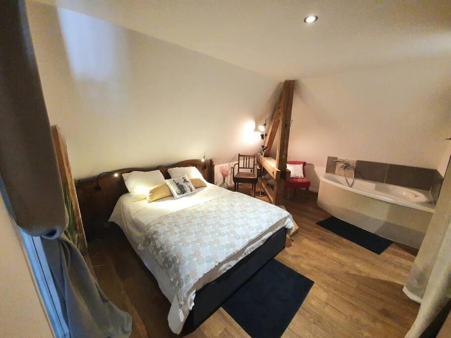 La Tour Du Bois Fleuri Apartment กอลมาร์ ภายนอก รูปภาพ