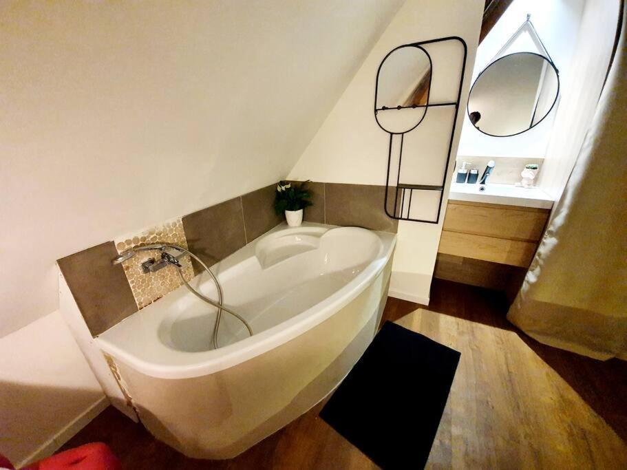 La Tour Du Bois Fleuri Apartment กอลมาร์ ภายนอก รูปภาพ